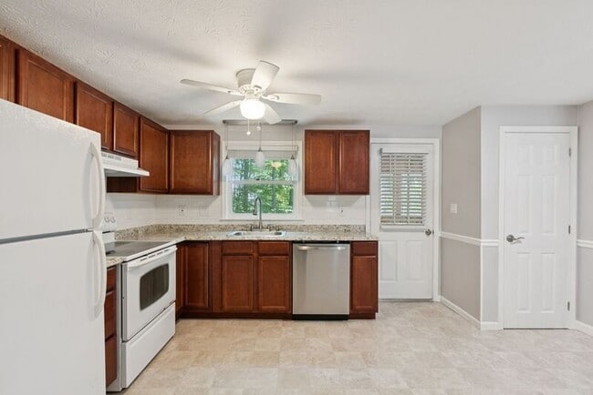 Building Photo - 5 Woodvale Ct