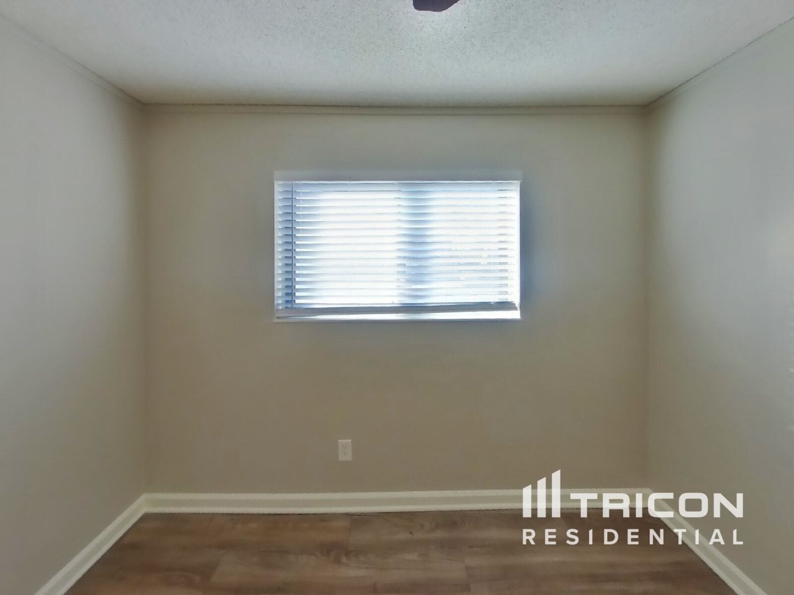 Building Photo - 5262 Willowhaven Ave