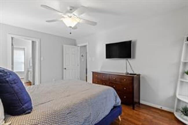Building Photo - Chesterfield/Midlothian-Woodlake Subdivision- 1st Floor Bedroom