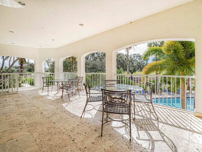 Building Photo - 5095 Fairways Cir
