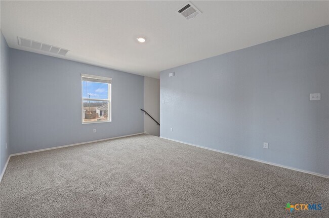 Building Photo - 817 Circle Wy