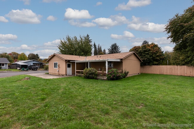 Building Photo - 33333 Mountain Way