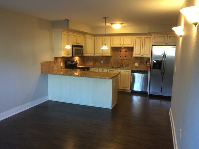 Kitchen - 233 North Meldrum Street