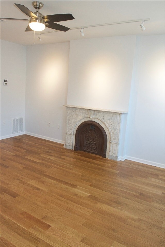 Building Photo - 106 5th St