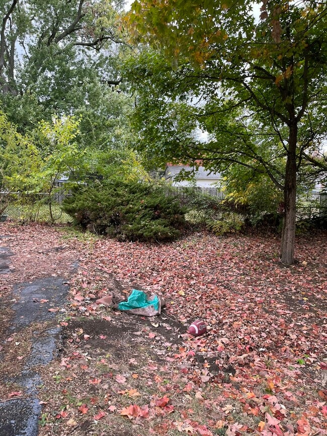 Building Photo - 1261 Lincoln Park Blvd