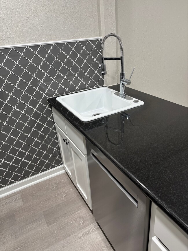 Building Photo - 9029 Gaylord Dr