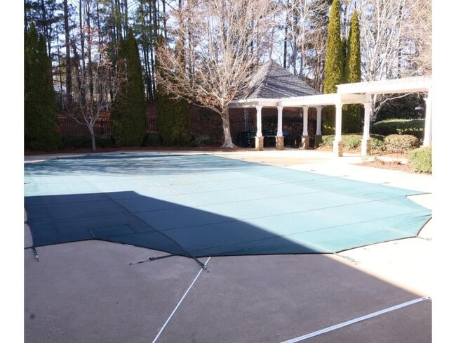 Building Photo - 3204 Village Ln