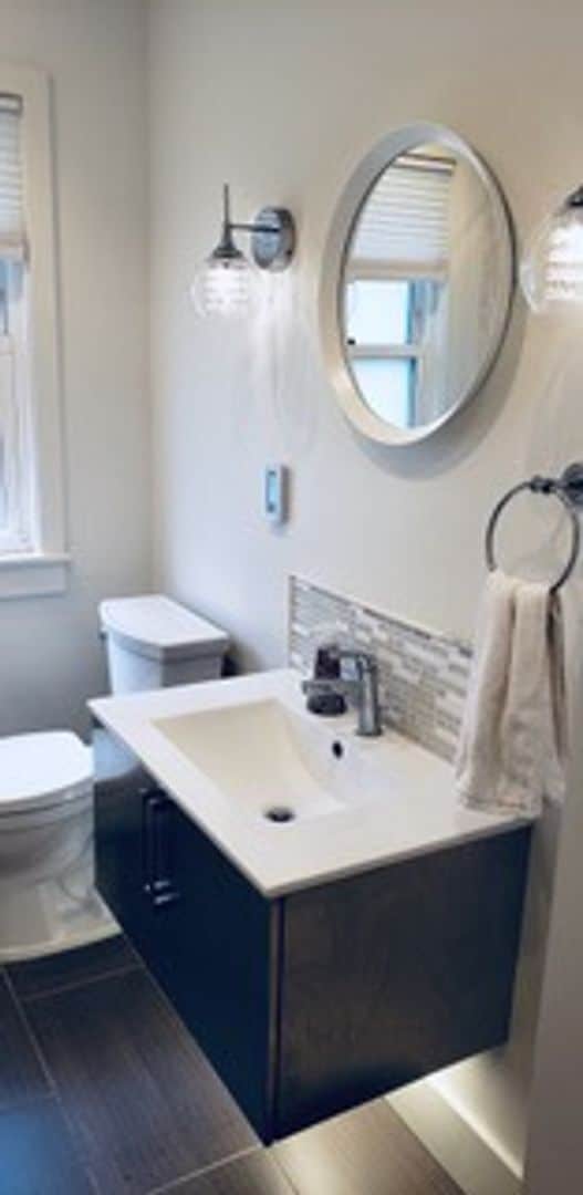 Building Photo - Stunning 4 bedroom rambler in beautiful Ro...