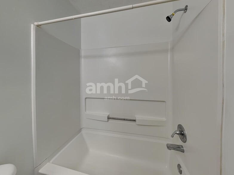 Building Photo - 2803 Stadium Dr