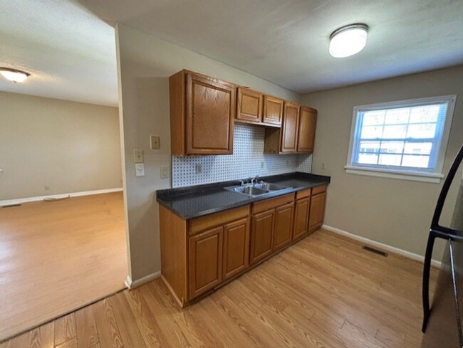 Building Photo - POC817#-LM