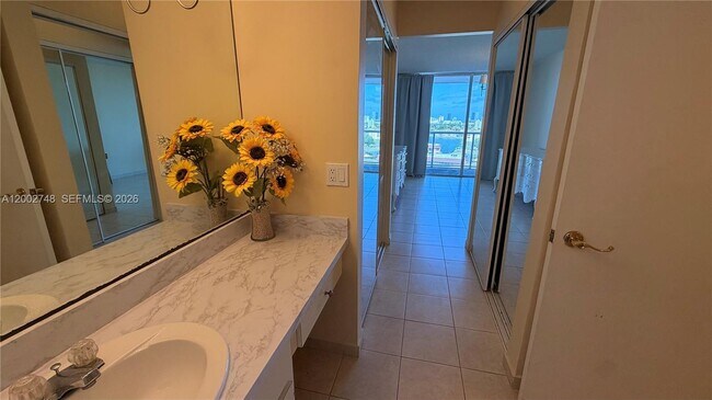 Building Photo - 1351 NE Miami Gardens Dr