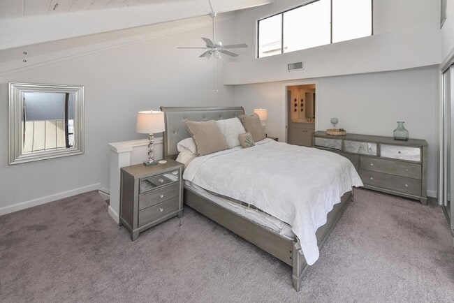 Building Photo - 1605 S US HIGHWAY 1