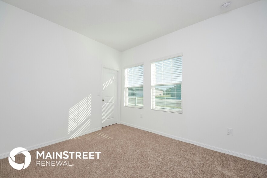 Building Photo - 167 Hidden Lk Lp