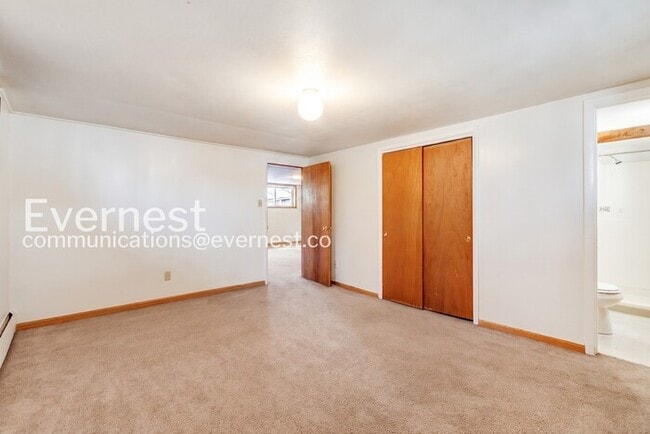 Building Photo - 4 Bed, 3 Bath Home with Fenced Yard & Garage / Available Soon!