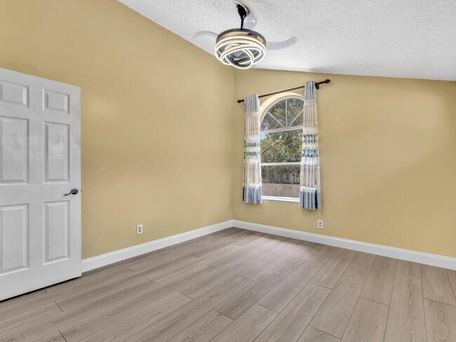 Building Photo - 12549 Woodmill Dr