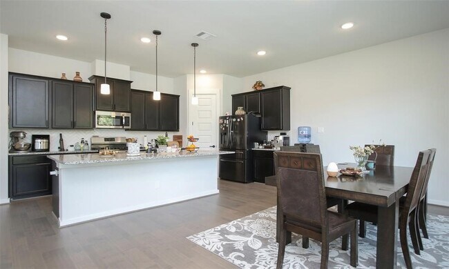 Building Photo - 2103 Pueblito Dr