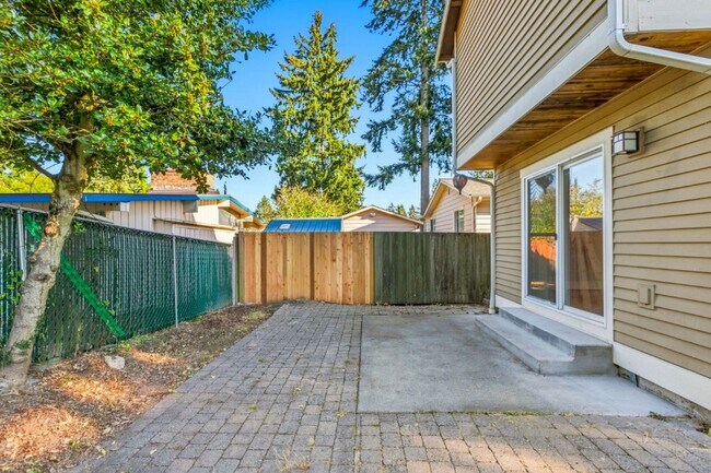 Building Photo - 13749 Corliss Ave N