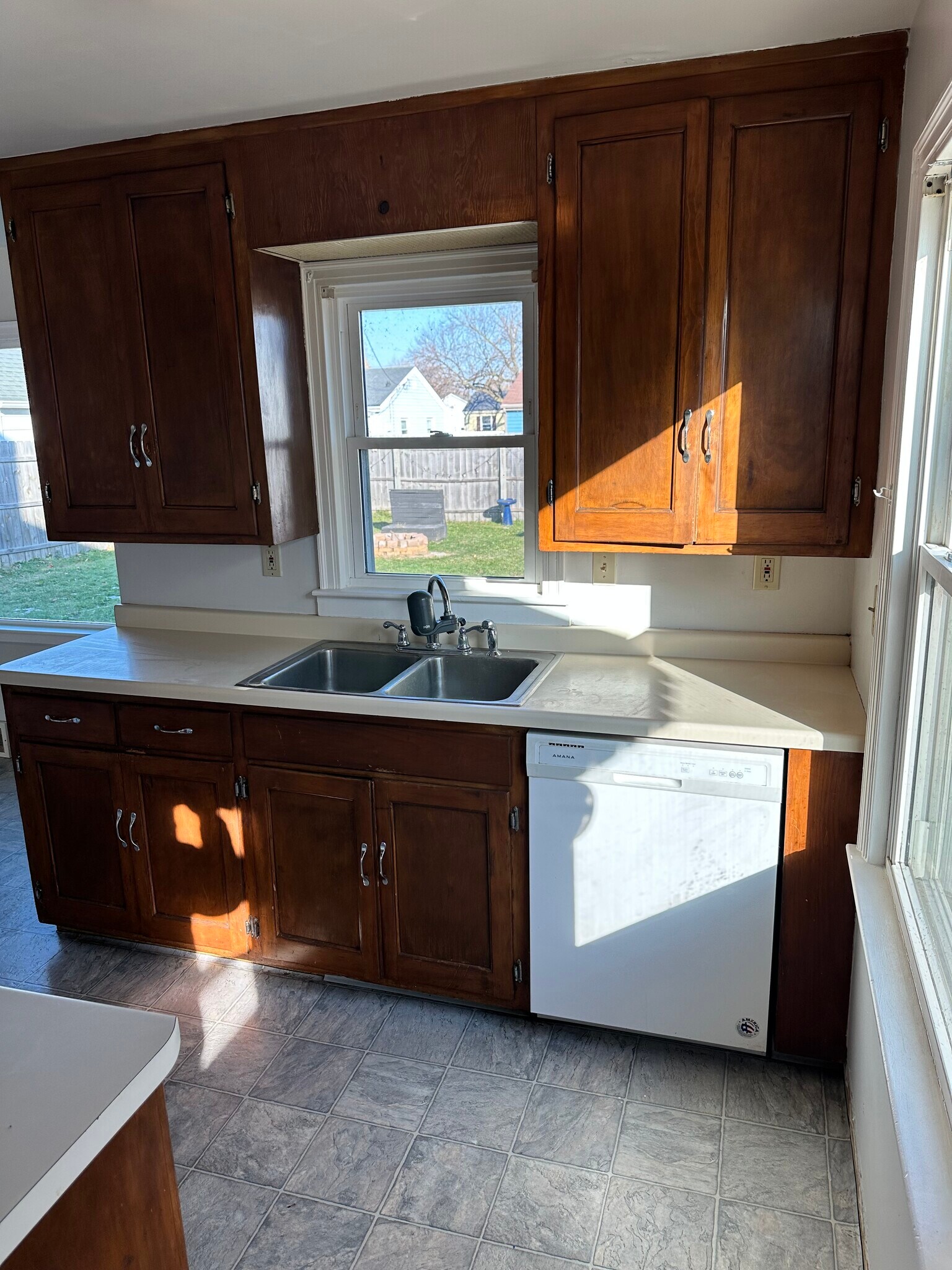 Building Photo - 1302 Kingston Ave