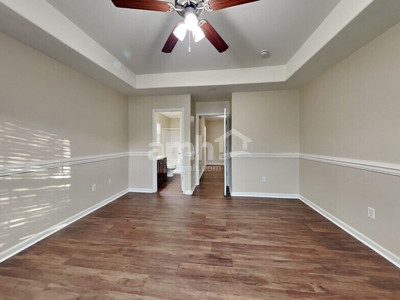 Building Photo - 60 Summer Hill Way