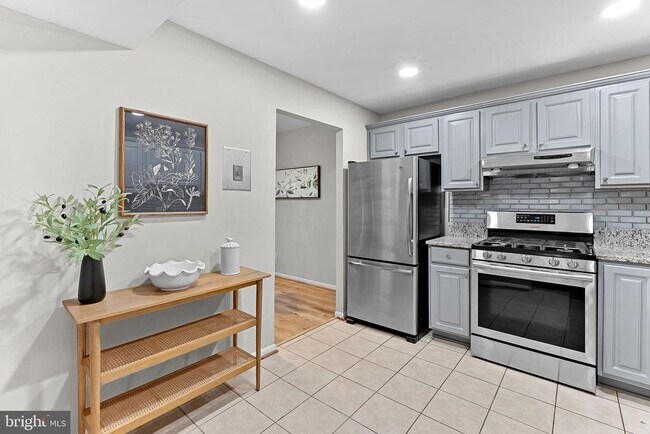 Building Photo - 11808 Breton Ct