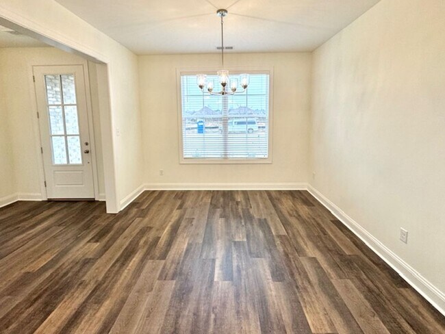 Building Photo - NewburyDr7436