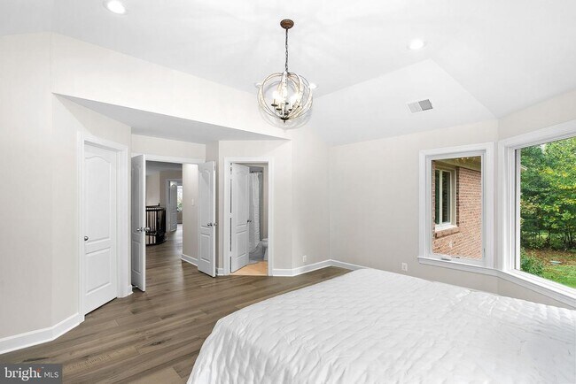 Building Photo - 20589 Myers Pl