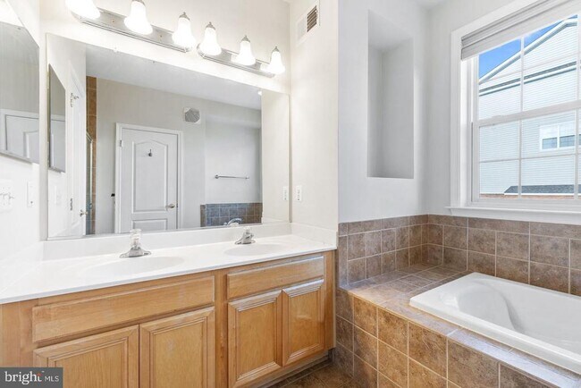 Building Photo - 22717 Settlers Trail Terrace