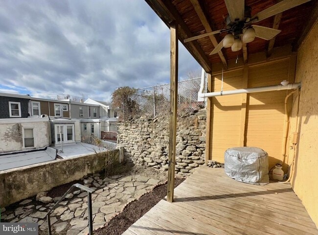 Building Photo - 3922 Manor St