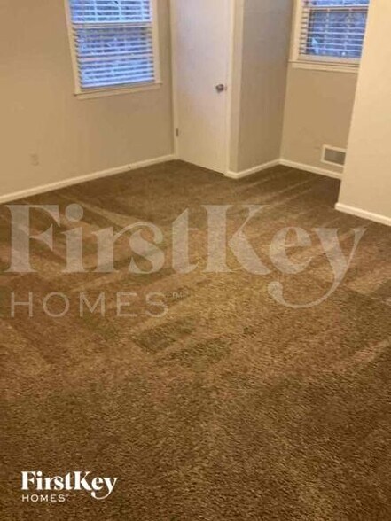 Building Photo - 9955 Melrose Dr