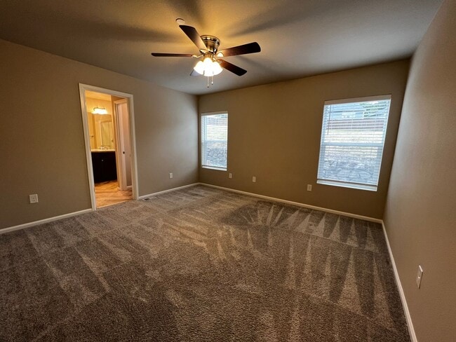 Building Photo - 4 Bed DuPont Townhome for Rent