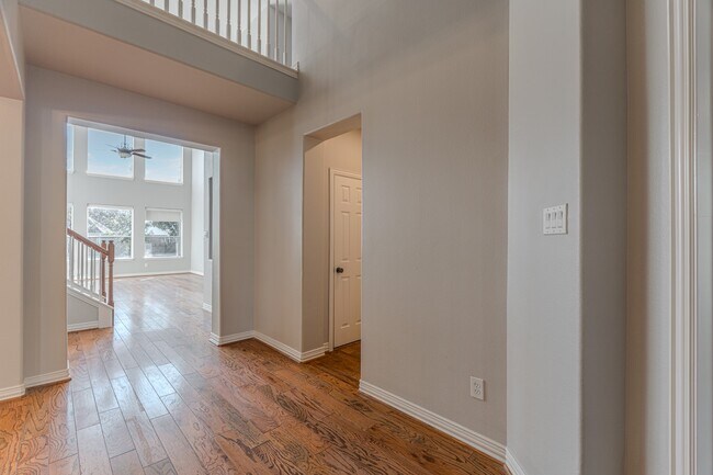 Building Photo - 63 W Artist Grove Pl