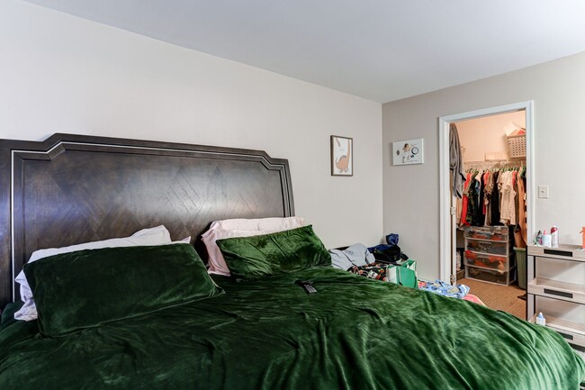 Building Photo - Three bedroom, one bathroom home in Dover