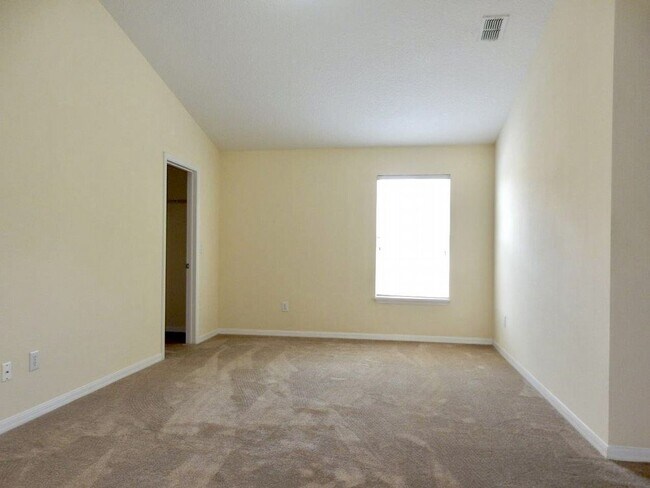 Building Photo - Nice 4/2.5 Two Story Home in Bakers Crossing