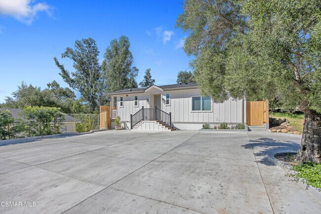 Building Photo - 313 Raymond St