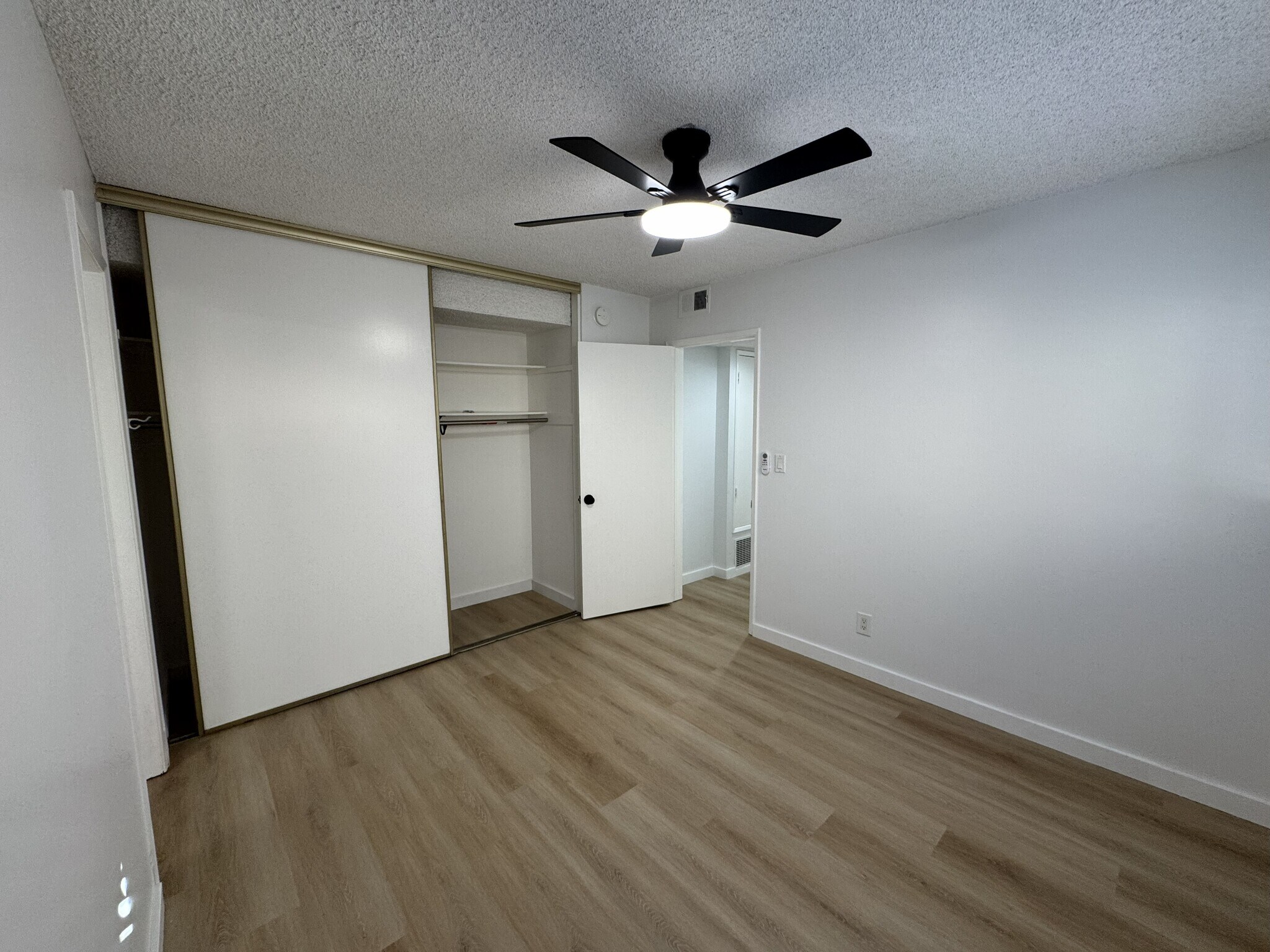 bedroom 2- - 1045 S Alma St