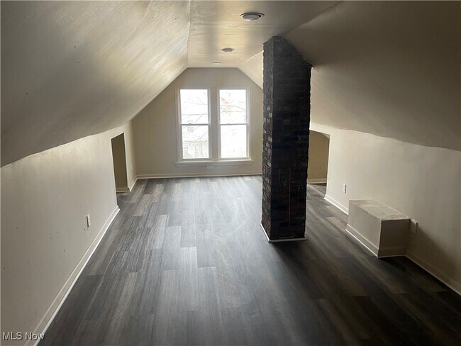 Building Photo - 3136 W 50th St