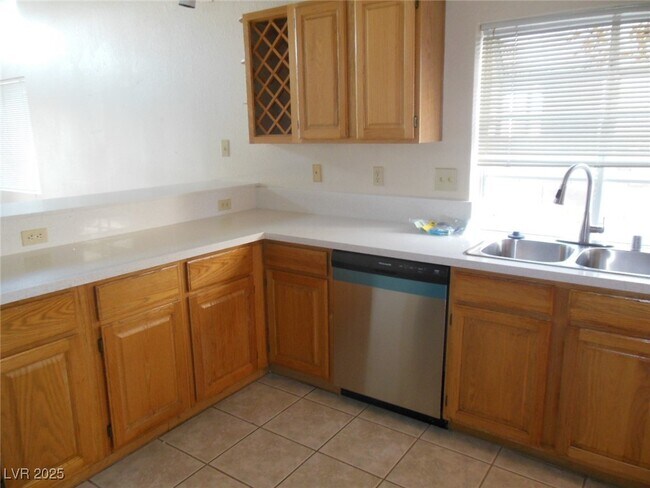 Building Photo - 2047 Angel Falls Dr