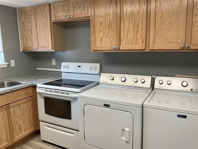 Building Photo - 1517 TX-146