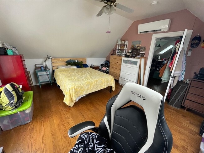 Building Photo - 105-107-107 Harvard St