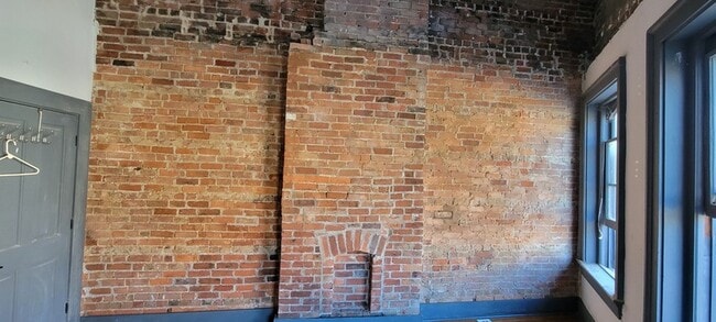 Building Photo - 207 W McMicken Ave