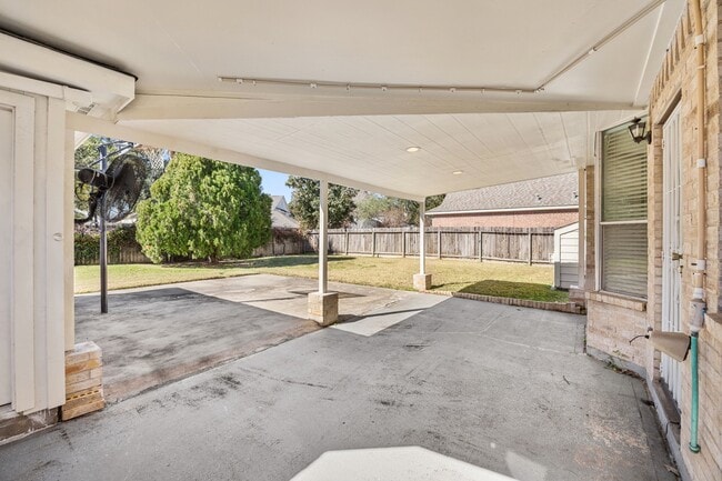 Building Photo - 20407 Spring Rose Dr