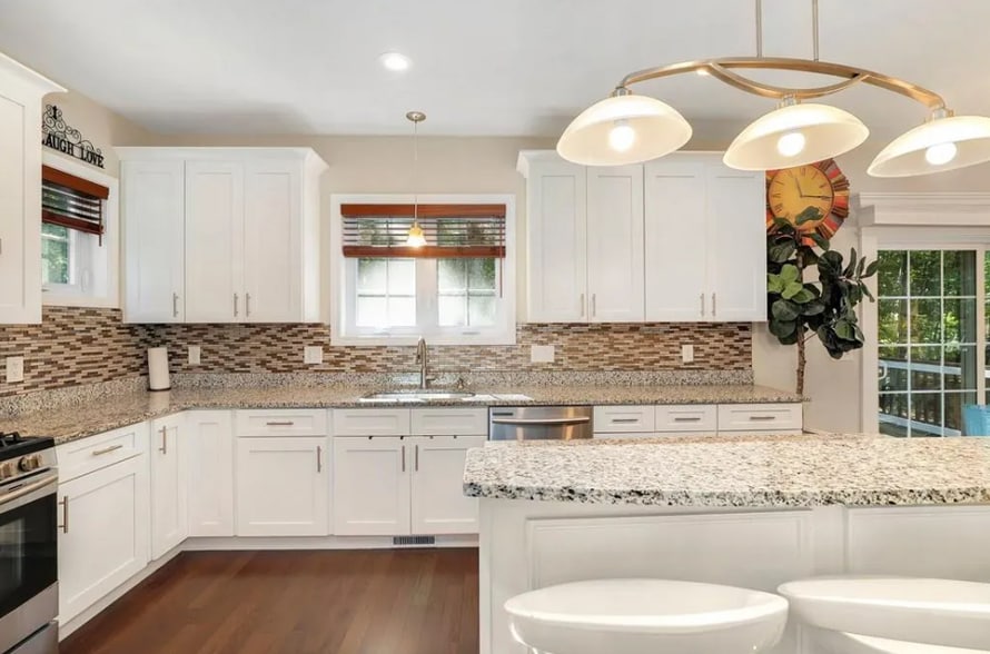 Building Photo - 22 Beacon St