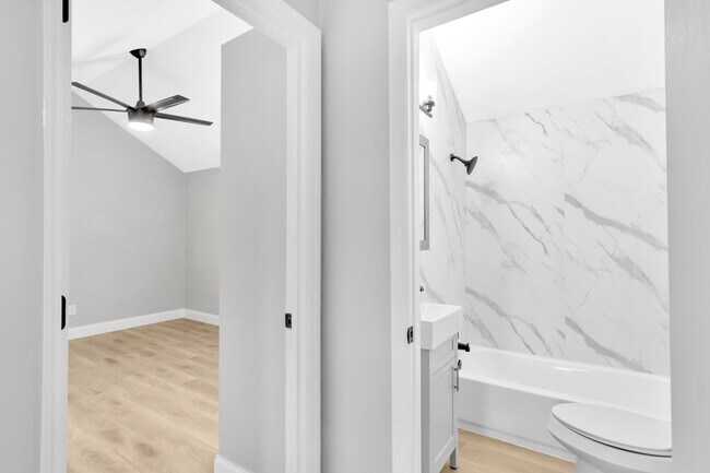 Building Photo - 1515 Sadlon Ave