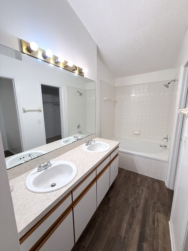 Building Photo - 455 Gallberry St