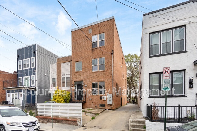 Building Photo - 1829 Providence St NE