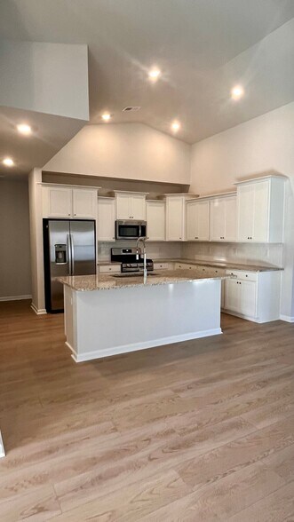 Building Photo - 728 Isle Verde Dr