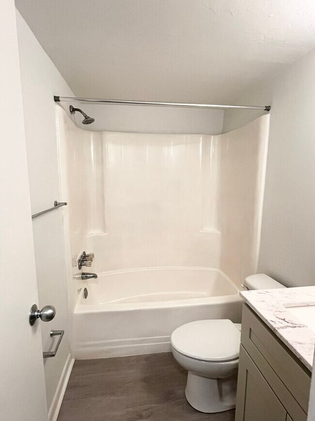 Building Photo - 2 bed/2 bath Windsor Crossing Condo