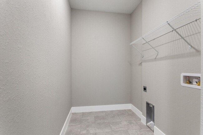 Building Photo - Deposit-Free! Get $1,000 OFF your first mo...