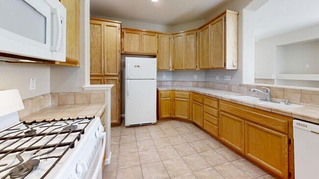 Building Photo - 3855 Saintsbury Dr