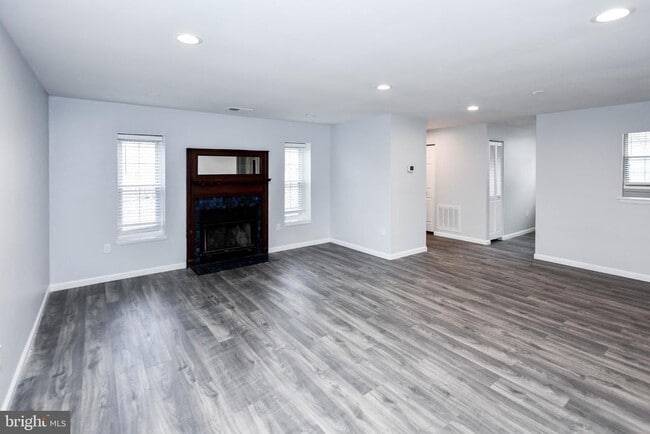 Building Photo - 7316 Cipriano Springs Dr